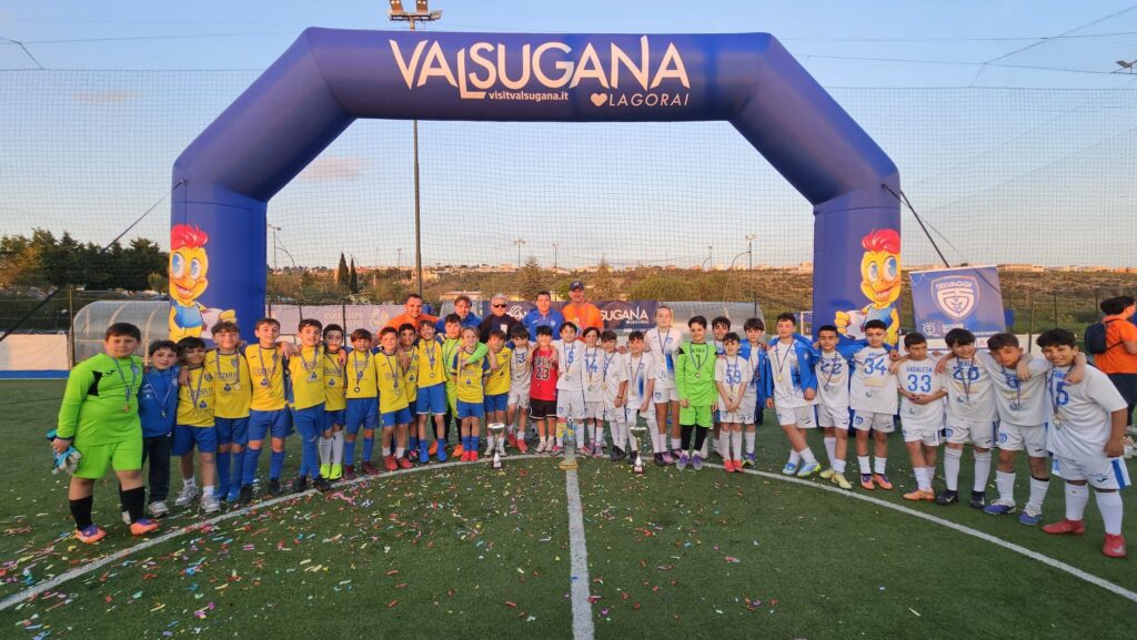 La società Franco Selvaggi alza al cielo il primo Pulcino d’Oro in Basilicata. Dal debutto a Matera a Bovolone Torneo Basilicata Pulcino dOro 1 1 Torneo Basilicata Pulcino dOro 1 1